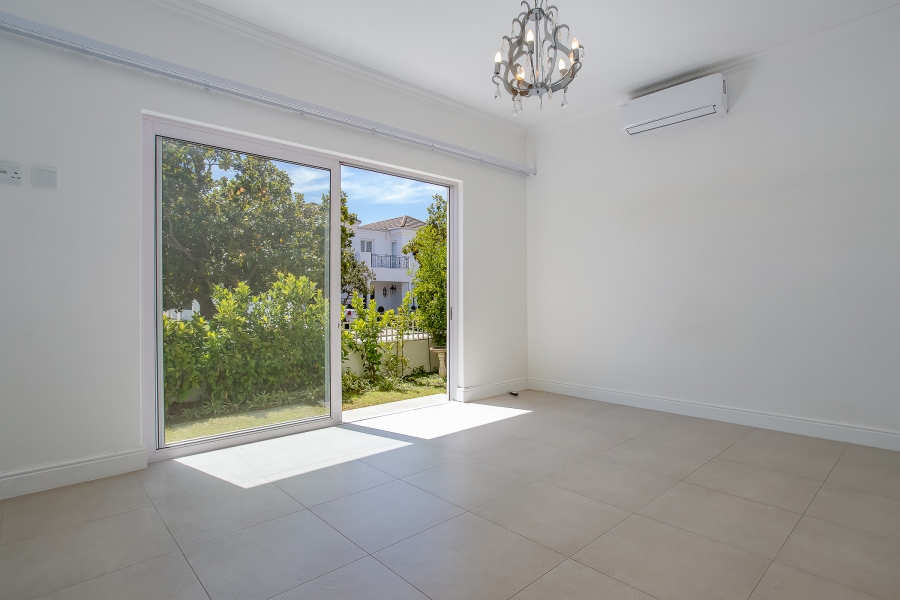 To Let 4 Bedroom Property for Rent in Val De Vie Estate Western Cape
